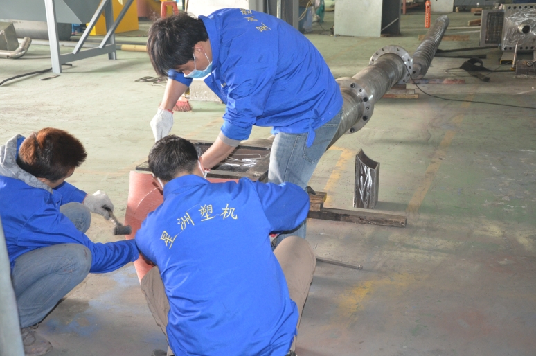 再生塑料造粒機 技術(shù)團隊